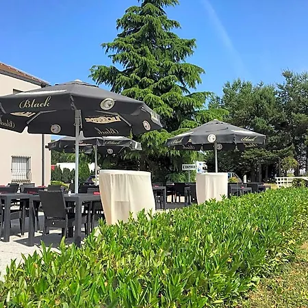 Ξενοδοχείο Restaurant De L'europort 3*
