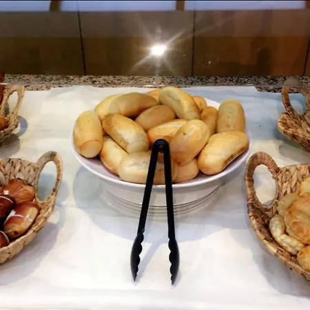 Отель Restaurant De L'europort Сент-Авольд