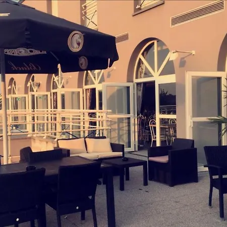 Ξενοδοχείο Restaurant De L'europort 3*
