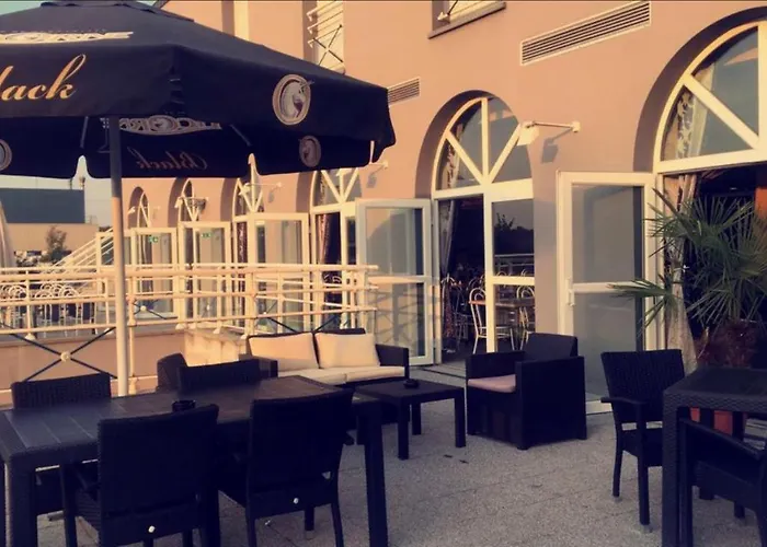 Отель Restaurant De L'europort 3*